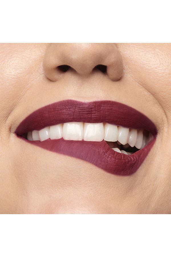 accessories lipstick قلم تلوين ريفلون كولورستاي مات لايت ليفتد 011