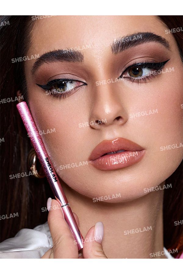 accessories sheglam محدد عيون سائل مقاوم للماء باللون الأسود