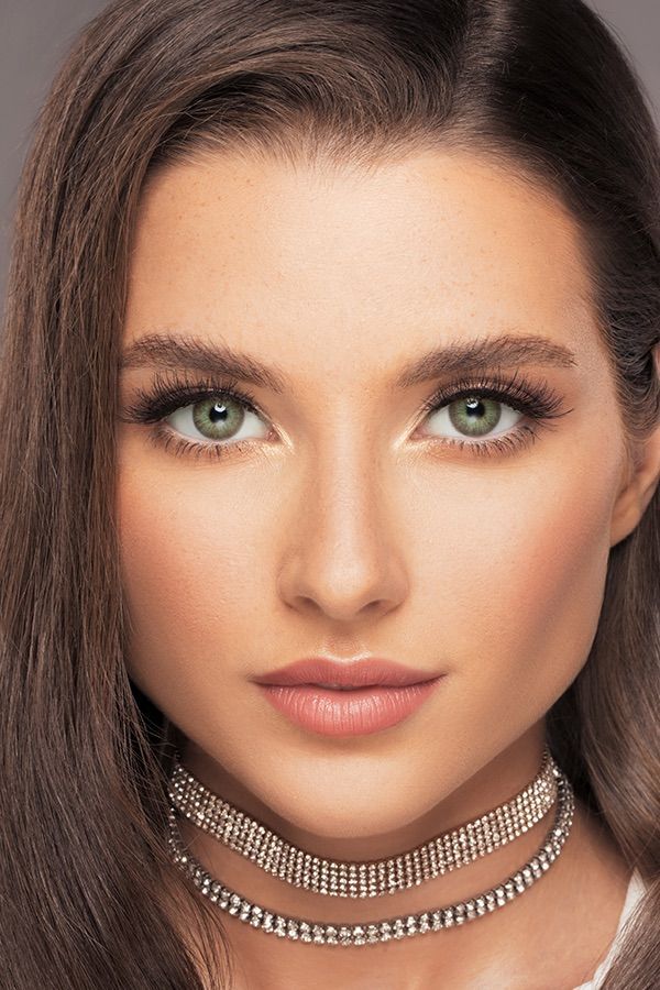 colored lenses victoria lenses Diva Green. 12