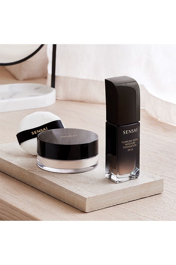 accessories sensai FLAWLESS SATIN  MOISTURE FOUNDATION FS101 LIGHT BEIGE 11